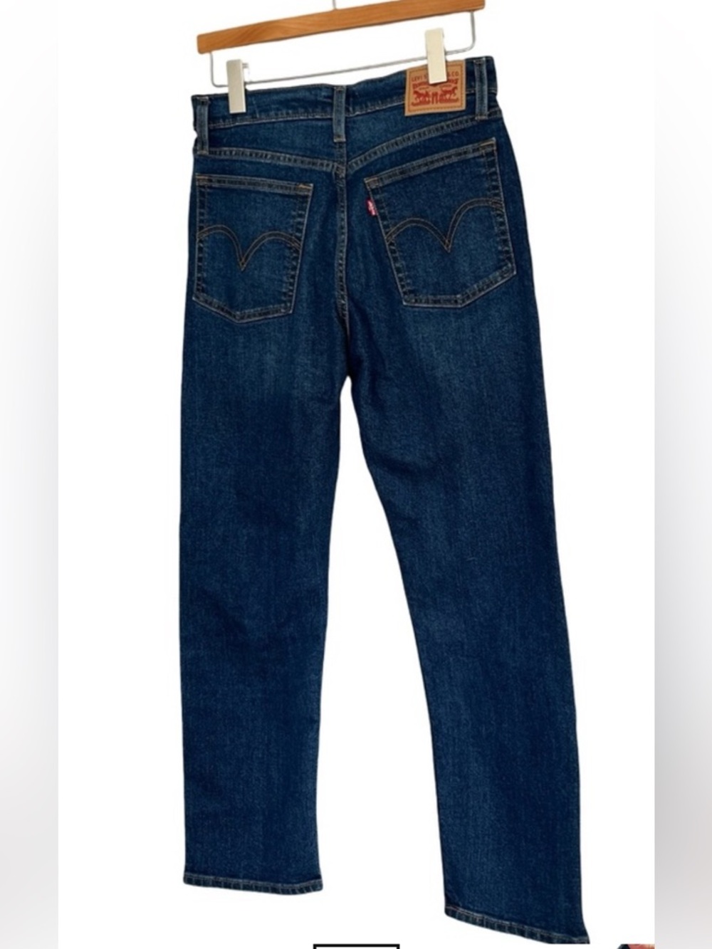Levi’s Wedgie Straight Jeans - Picture 2 of 3